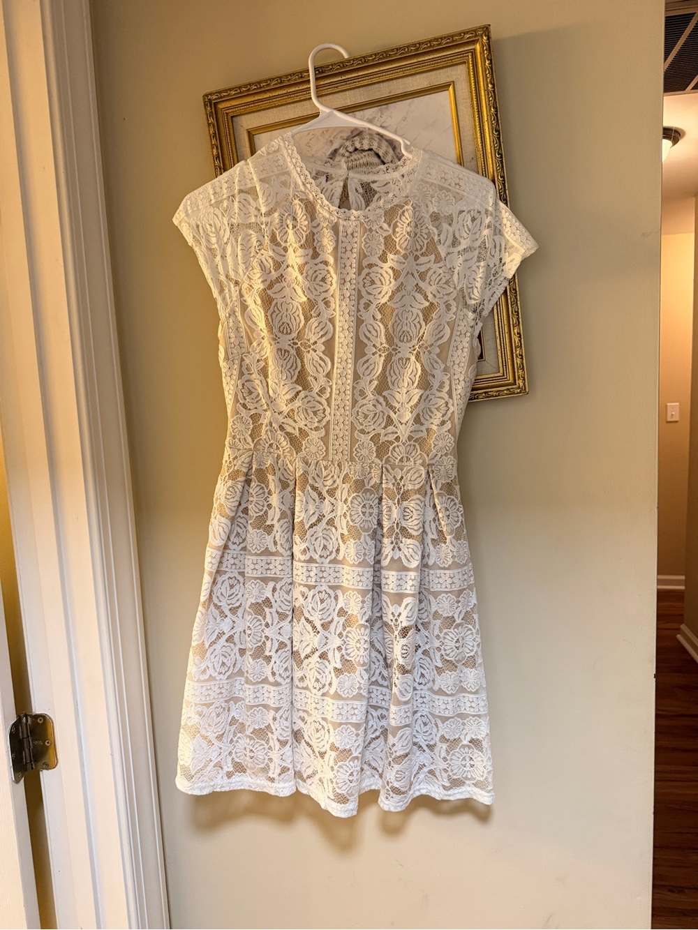 Francesca's Collections Cream Lace Cap-Sleeve Mini Dress
